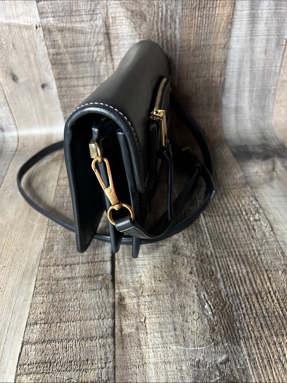 Marc Jacobs Black Leather Crossbody with Front Pocket & Gold Hardware - Picture 10 of 15